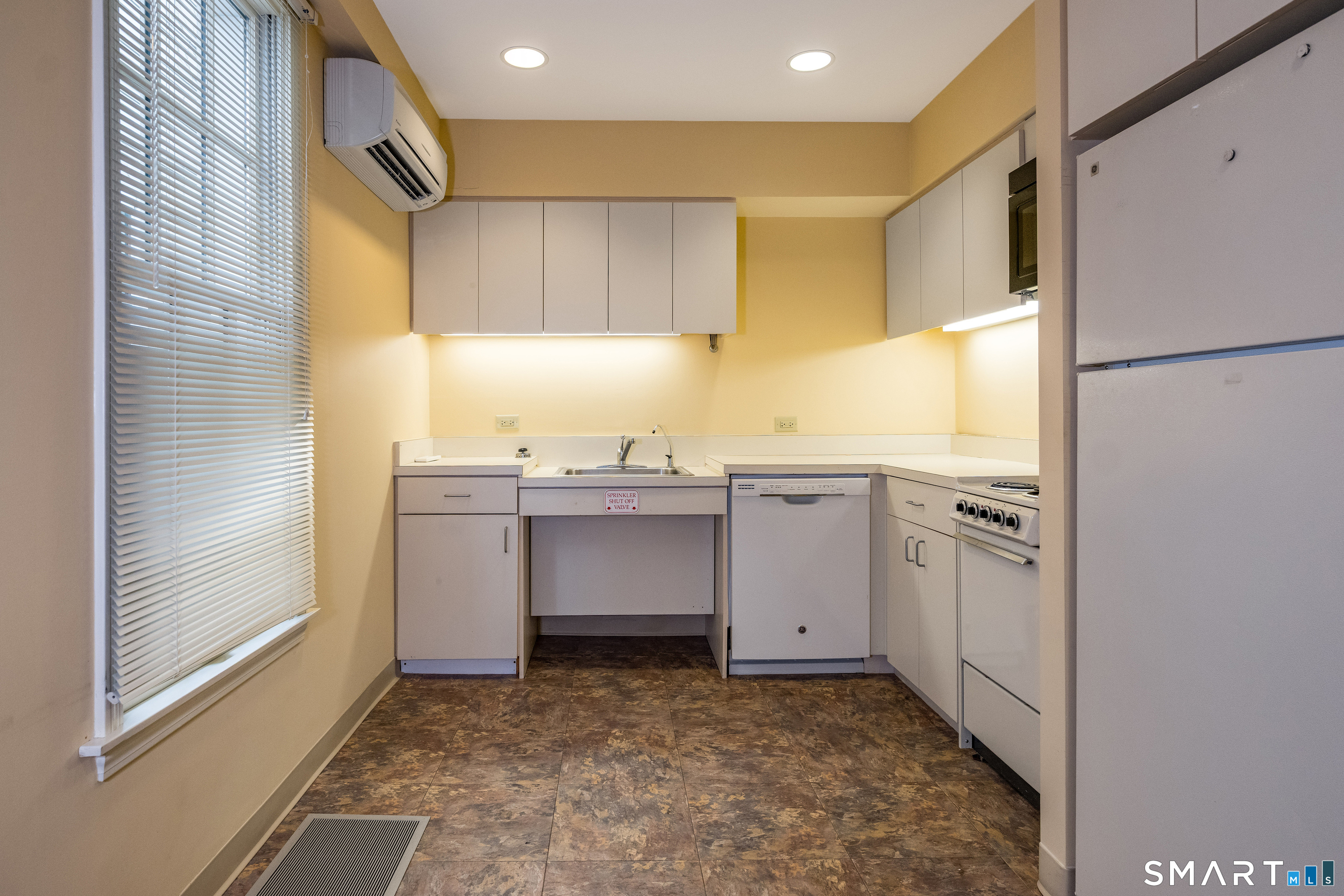 3 Essex Square Essex CT 06426
