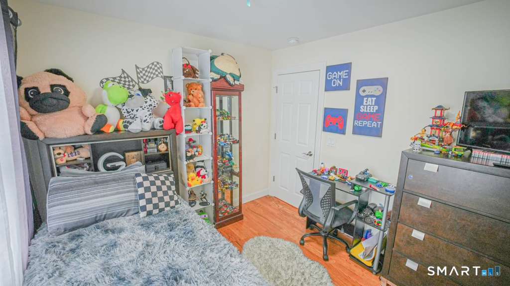 2 Kevin Drive Danbury CT 06811