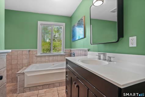25 Oxford Street Bethel CT 06801