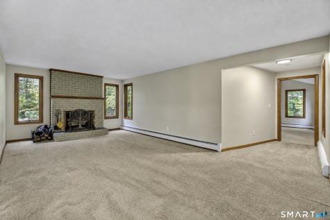 726 Neipsic Road Glastonbury CT 06033
