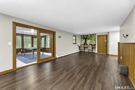 726 Neipsic Road Glastonbury CT 06033