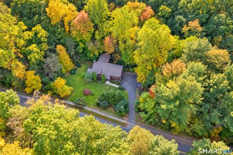 726 Neipsic Road Glastonbury CT 06033