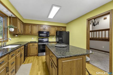 726 Neipsic Road Glastonbury CT 06033