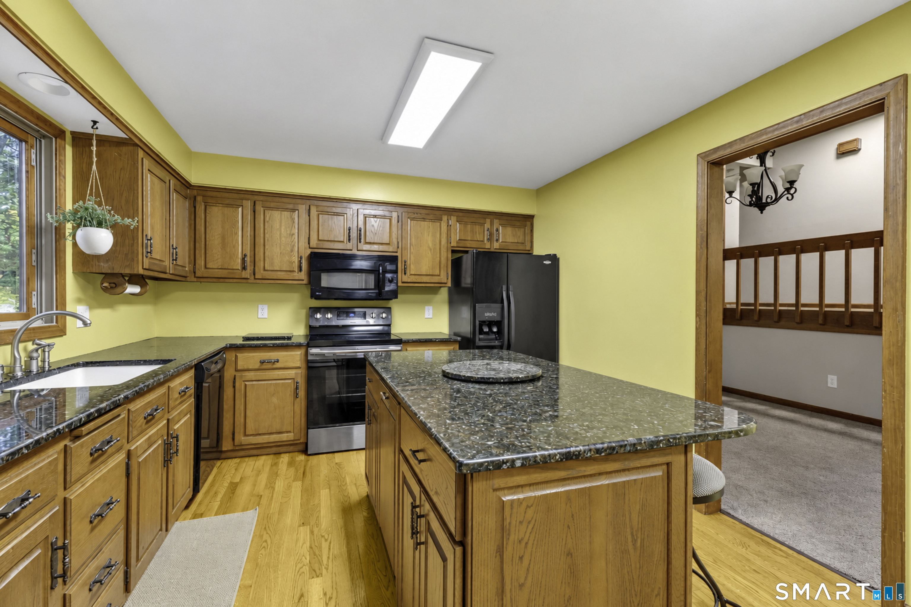 726 Neipsic Road Glastonbury CT 06033