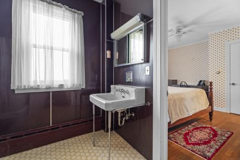 32 East Main Street Stonington CT 06355