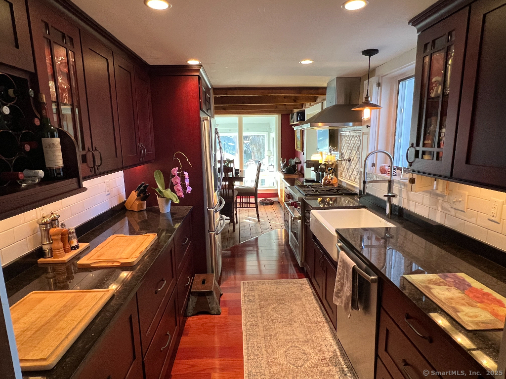 9 Columbus Avenue East Lyme CT 06357