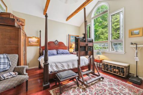 9 Columbus Avenue East Lyme CT 06357