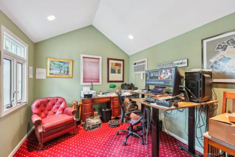 9 Columbus Avenue East Lyme CT 06357