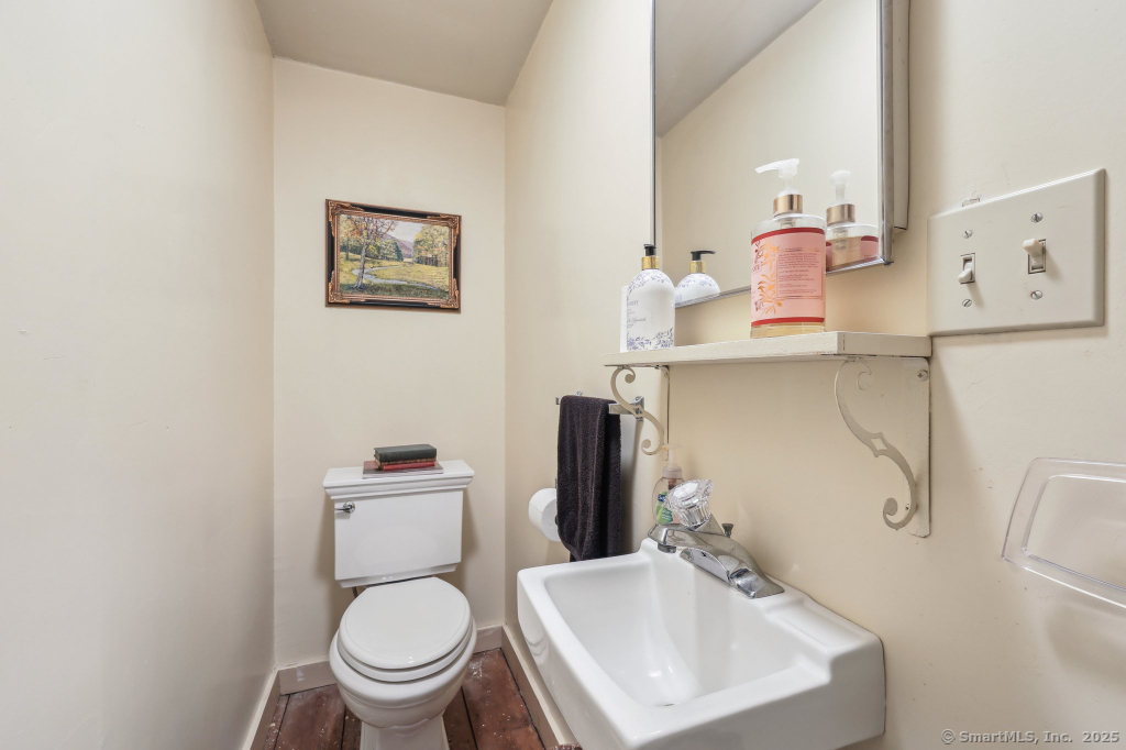 9 Columbus Avenue East Lyme CT 06357