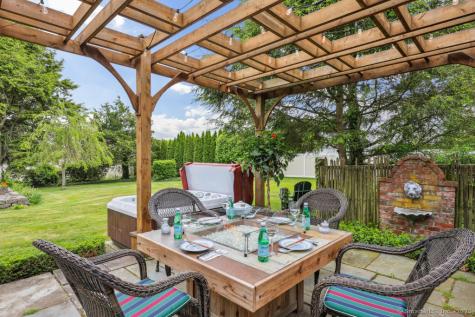 9 Columbus Avenue East Lyme CT 06357