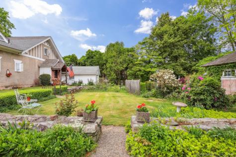 9 Columbus Avenue East Lyme CT 06357