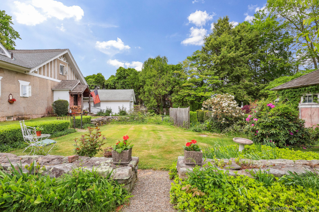 9 Columbus Avenue East Lyme CT 06357