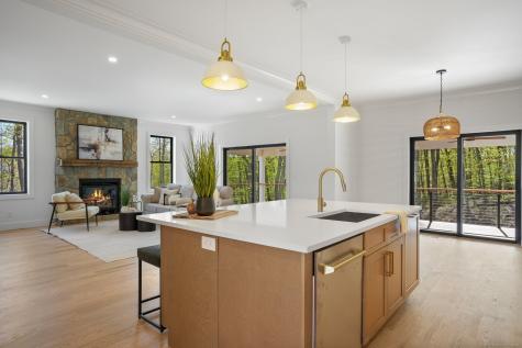 23 Taunton Lane Newtown CT 06470