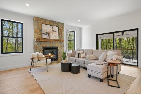 23 Taunton Lane Newtown CT 06470