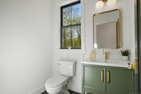 23 Taunton Lane Newtown CT 06470