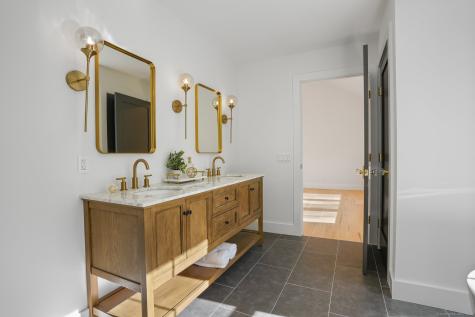 23 Taunton Lane Newtown CT 06470