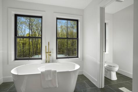 23 Taunton Lane Newtown CT 06470