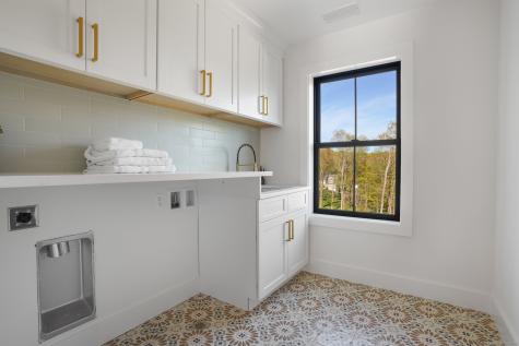 23 Taunton Lane Newtown CT 06470