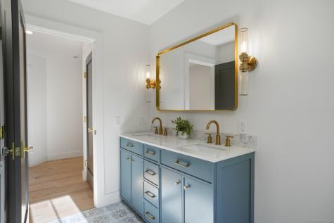 23 Taunton Lane Newtown CT 06470