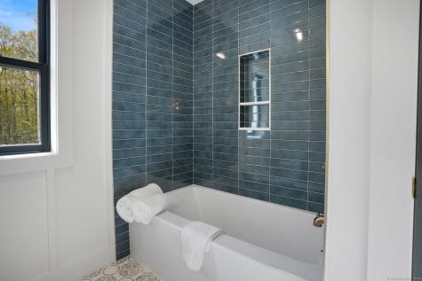 23 Taunton Lane Newtown CT 06470