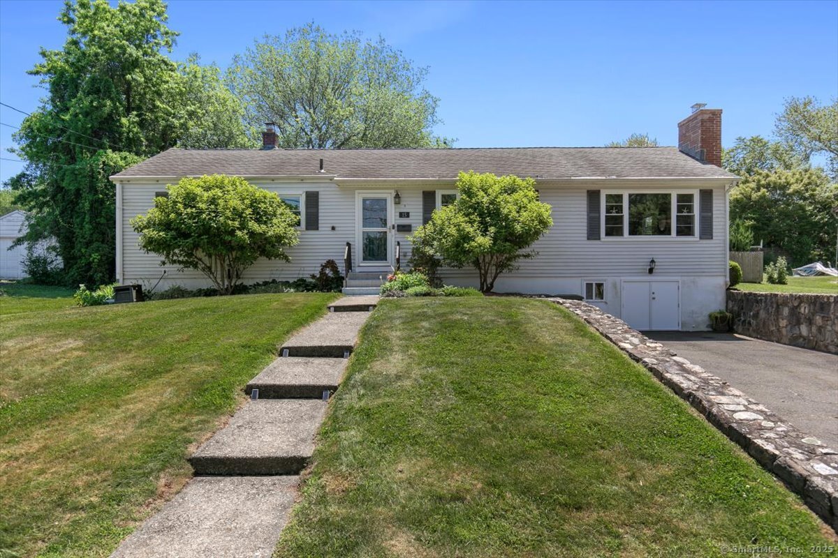 15 Laura Street Milford CT 06460