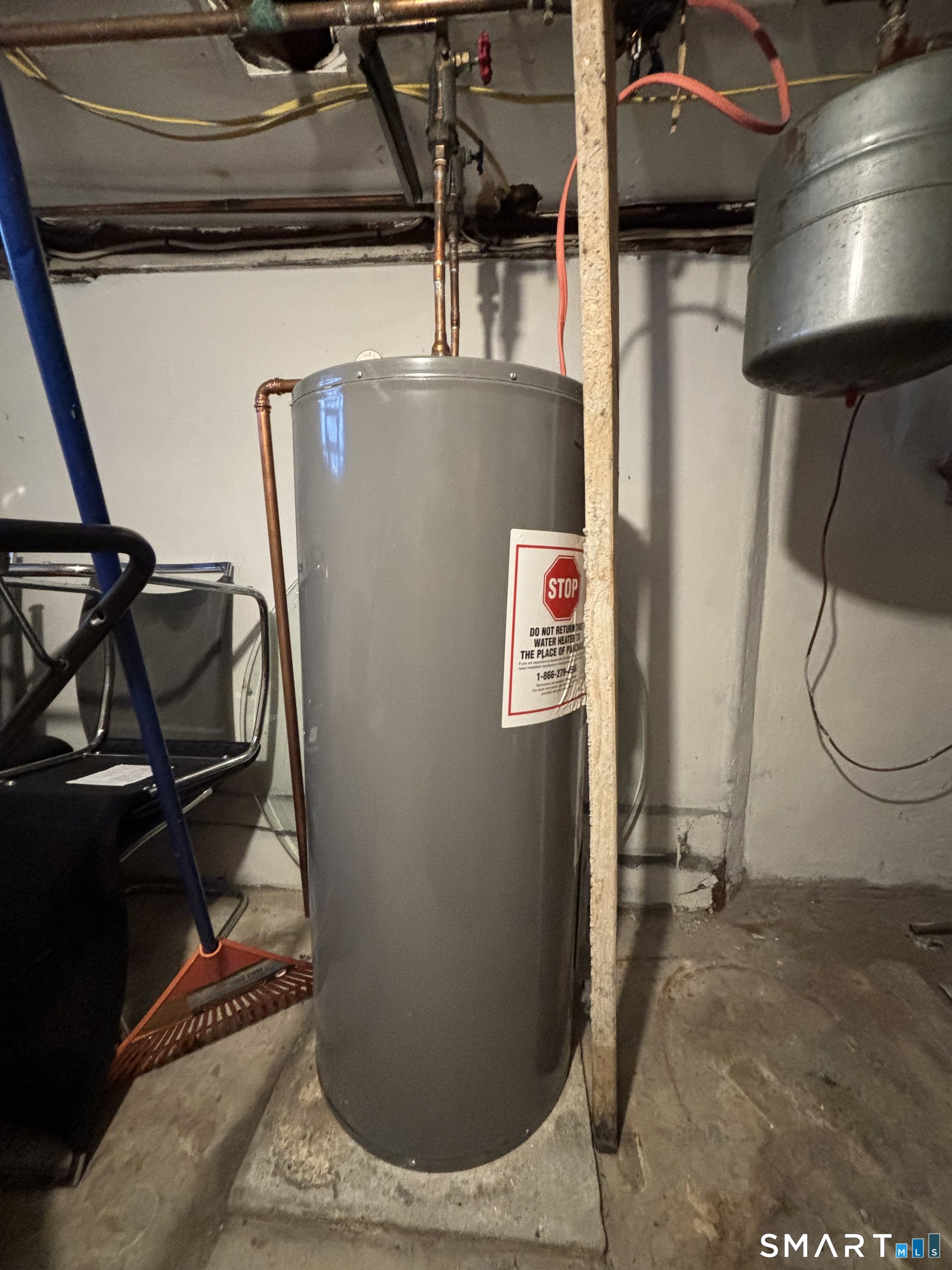 42 Bliss Street Hartford CT 06114