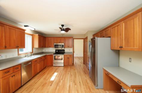 31 Cliffside Drive Wallingford CT 06492