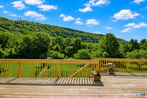 31 Cliffside Drive Wallingford CT 06492