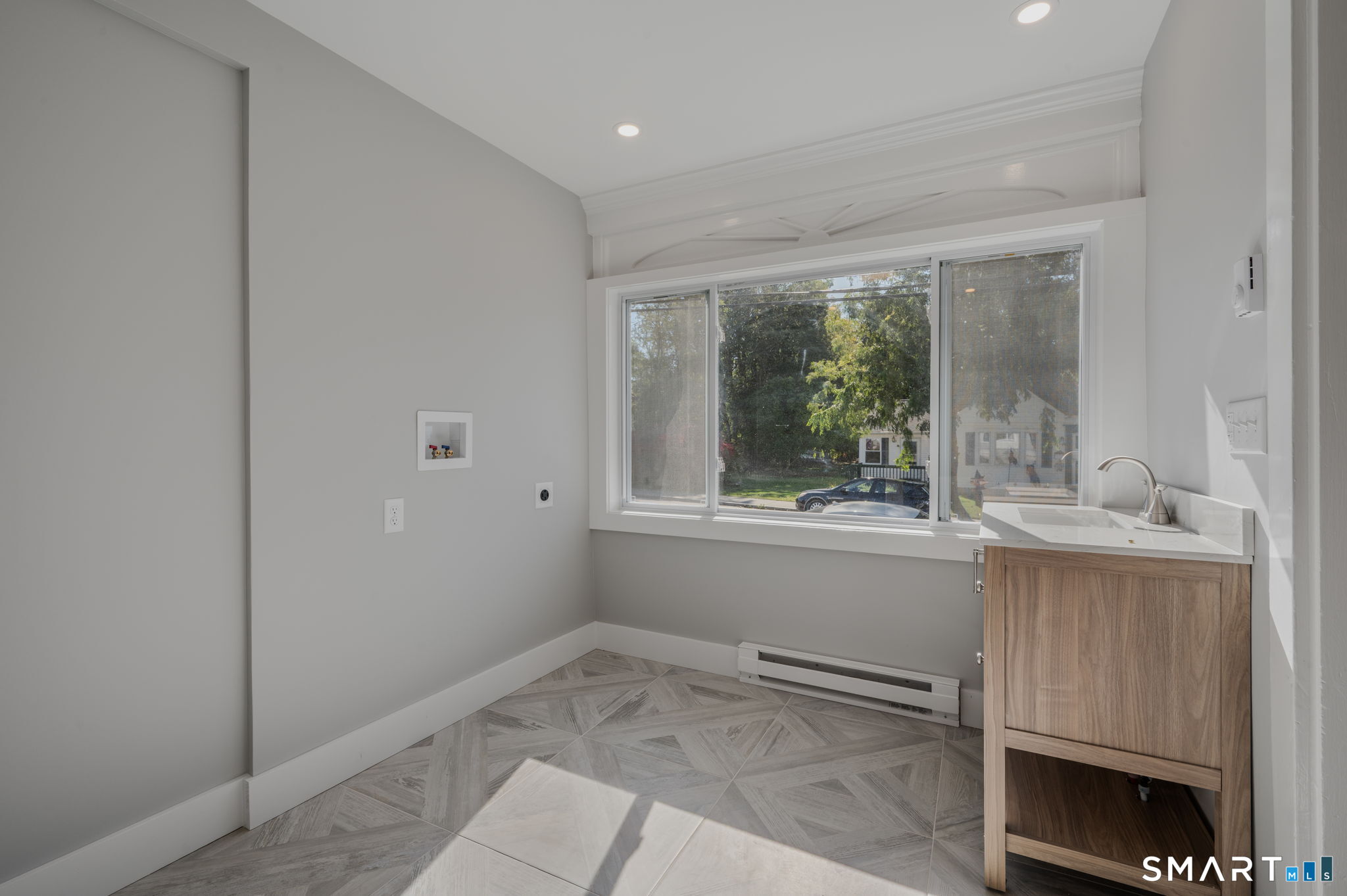 27 Dell Avenue New London CT 06320