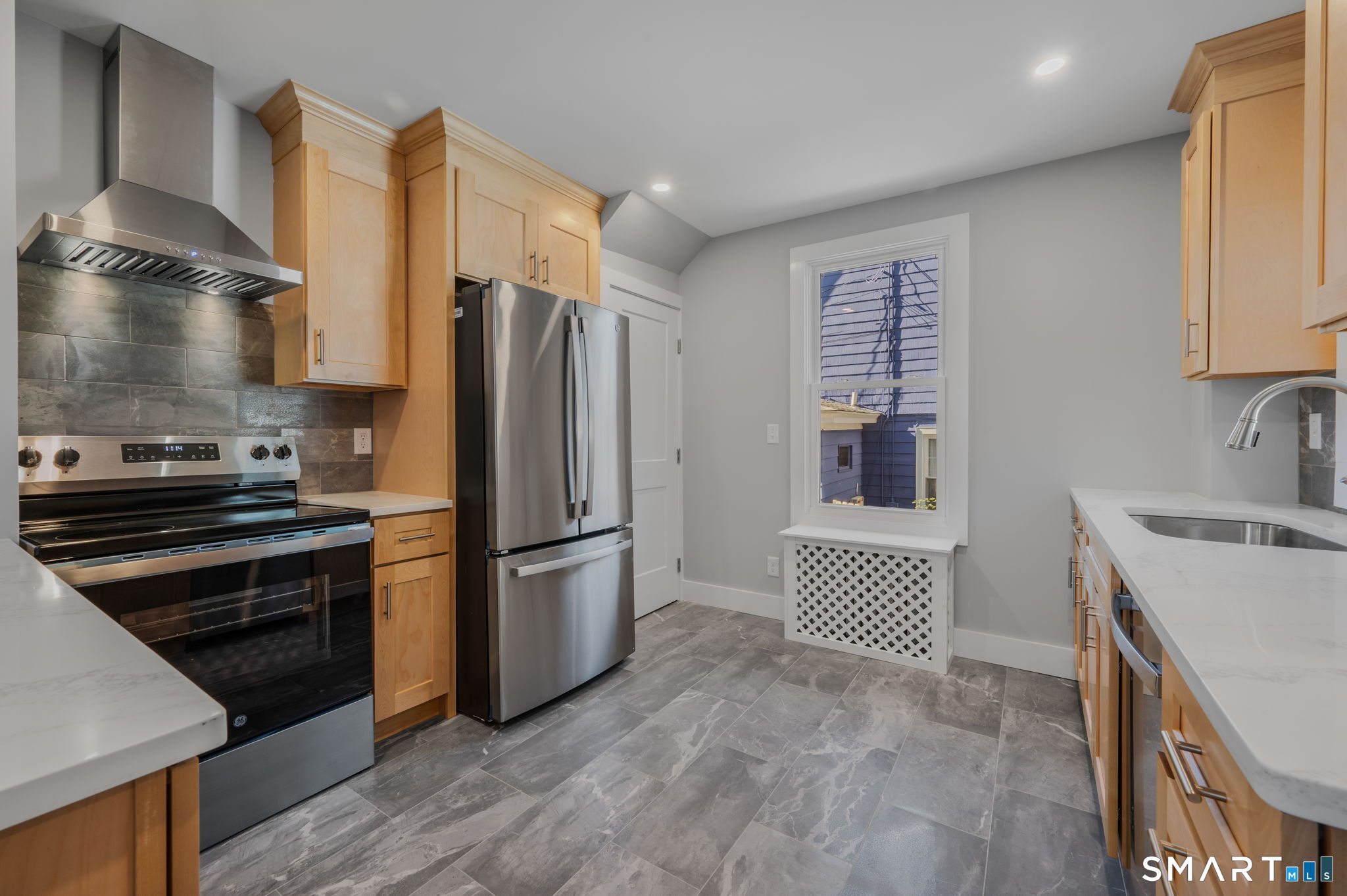 27 Dell Avenue New London CT 06320