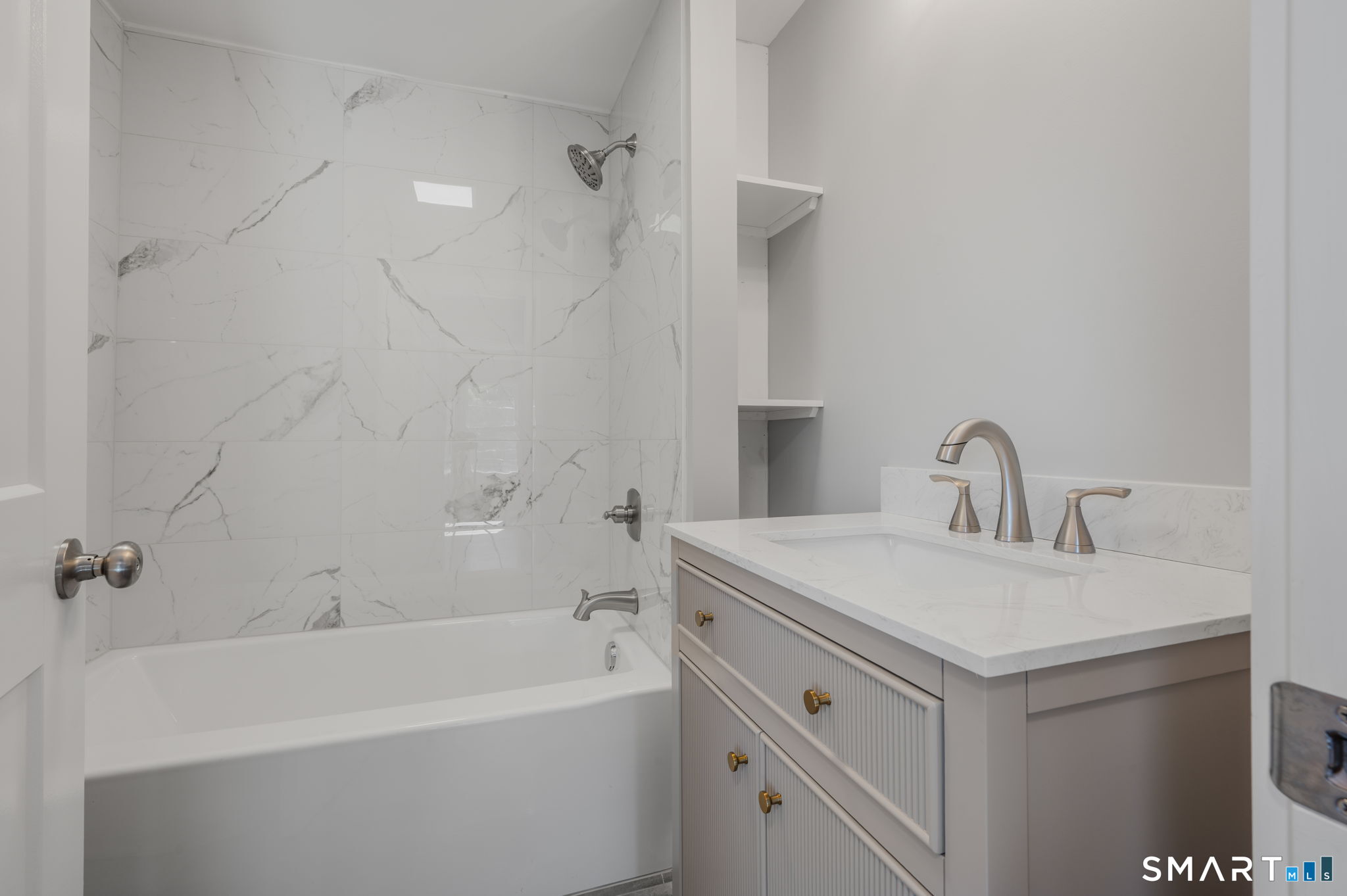 27 Dell Avenue New London CT 06320