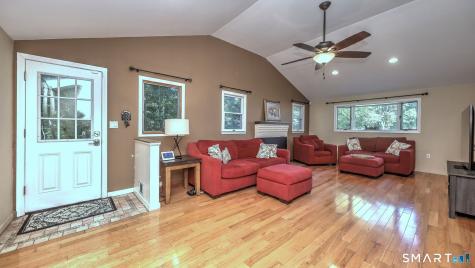 22 Central Avenue North Haven CT 06473