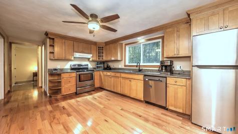 22 Central Avenue North Haven CT 06473