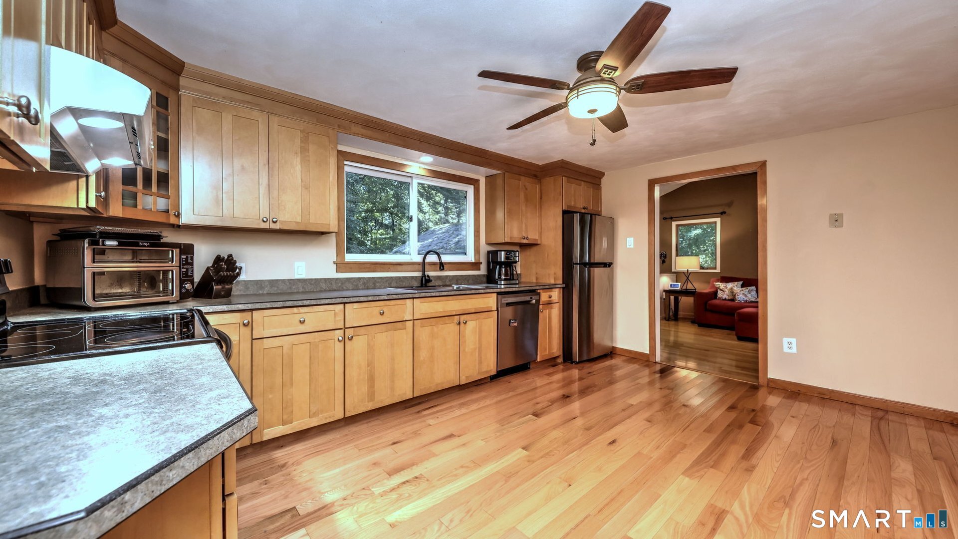 22 Central Avenue North Haven CT 06473
