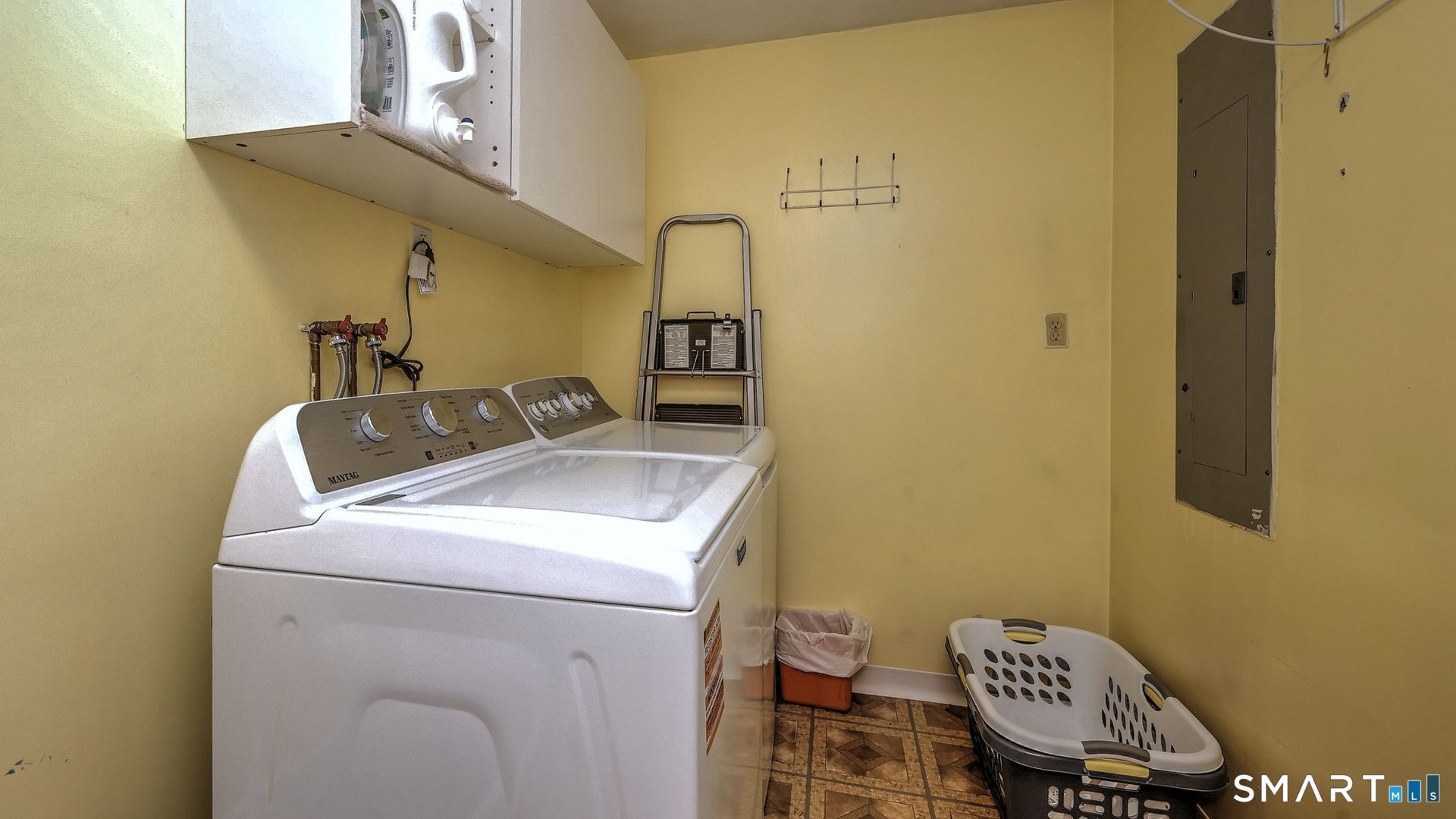 22 Central Avenue North Haven CT 06473