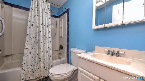22 Central Avenue North Haven CT 06473