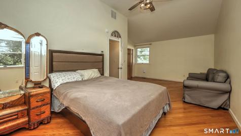 22 Central Avenue North Haven CT 06473