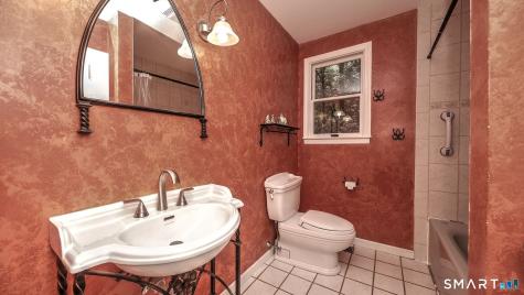 22 Central Avenue North Haven CT 06473
