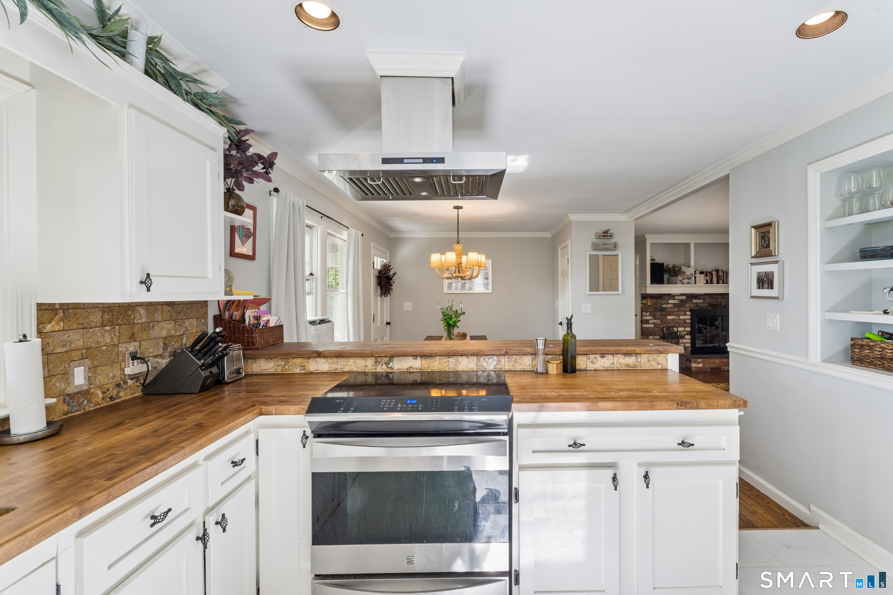 27 Hattertown Road Newtown CT 06470