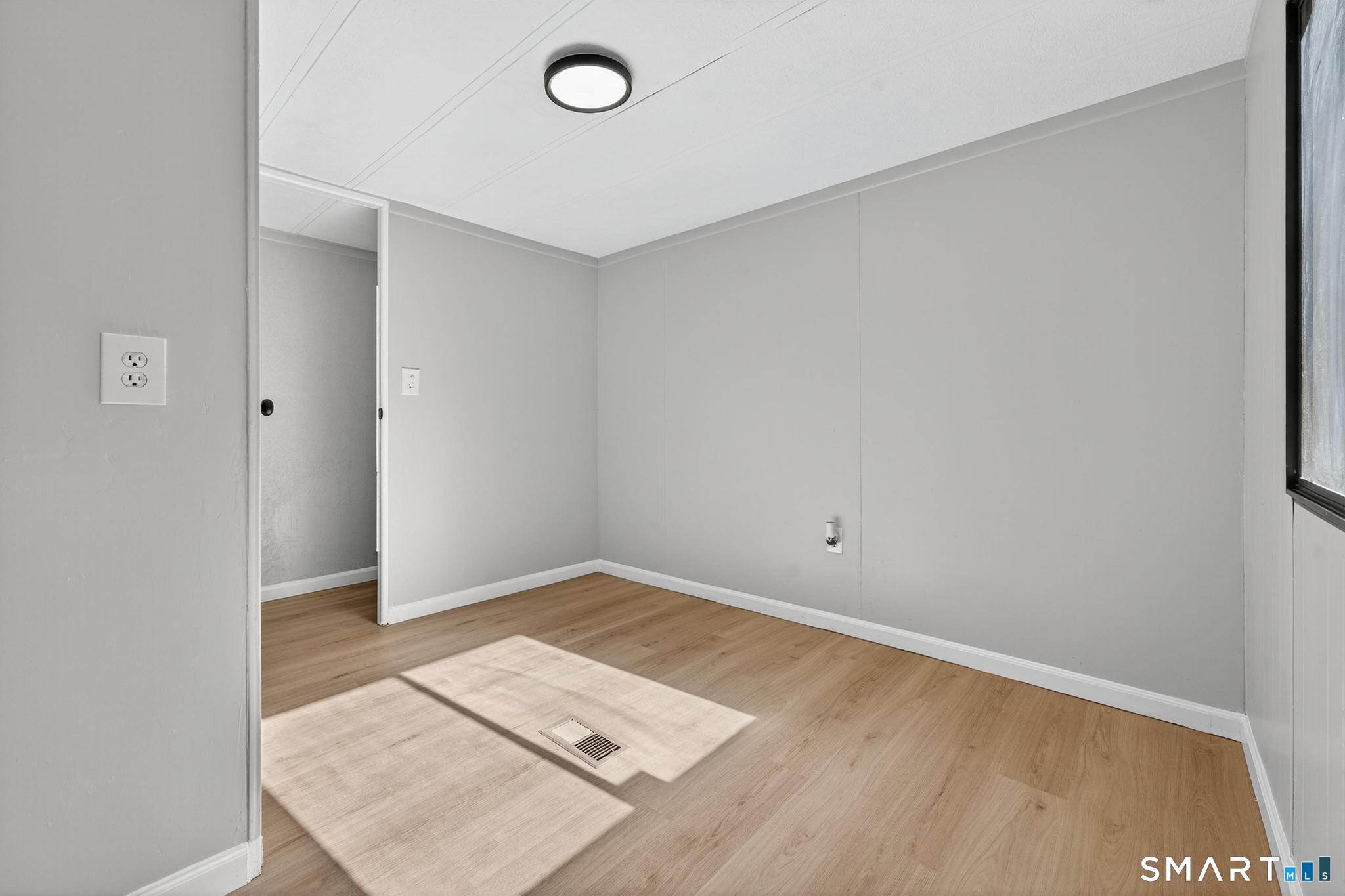 32 Nashua Street Norwich CT 06360