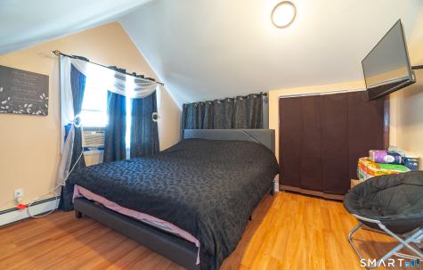 25 Oakwood Street Bridgeport CT 06606