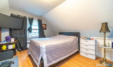 25 Oakwood Street Bridgeport CT 06606