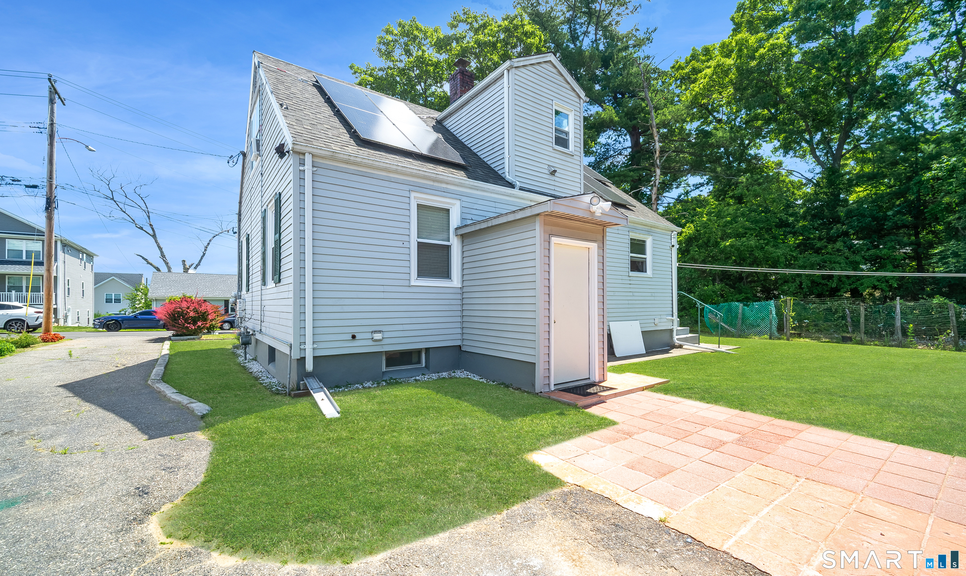 25 Oakwood Street Bridgeport CT 06606