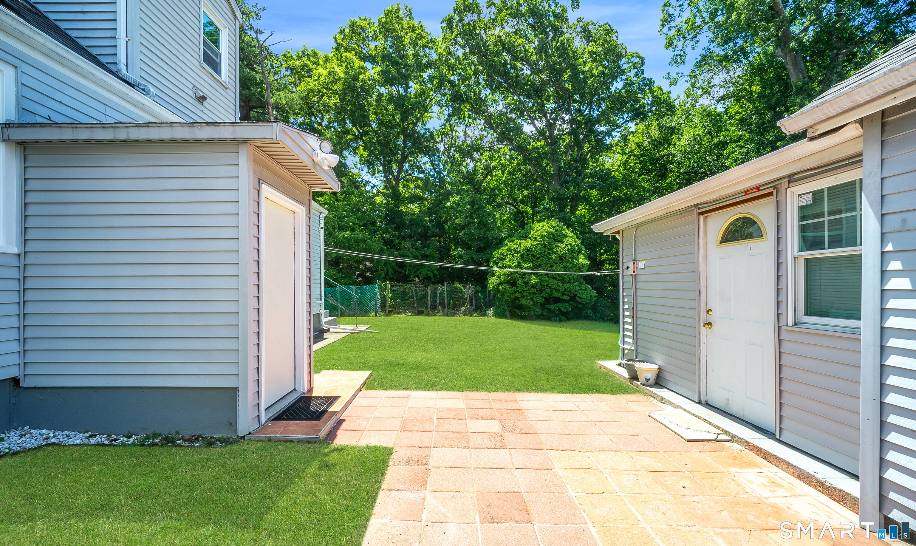 25 Oakwood Street Bridgeport CT 06606