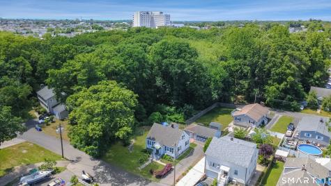 25 Oakwood Street Bridgeport CT 06606