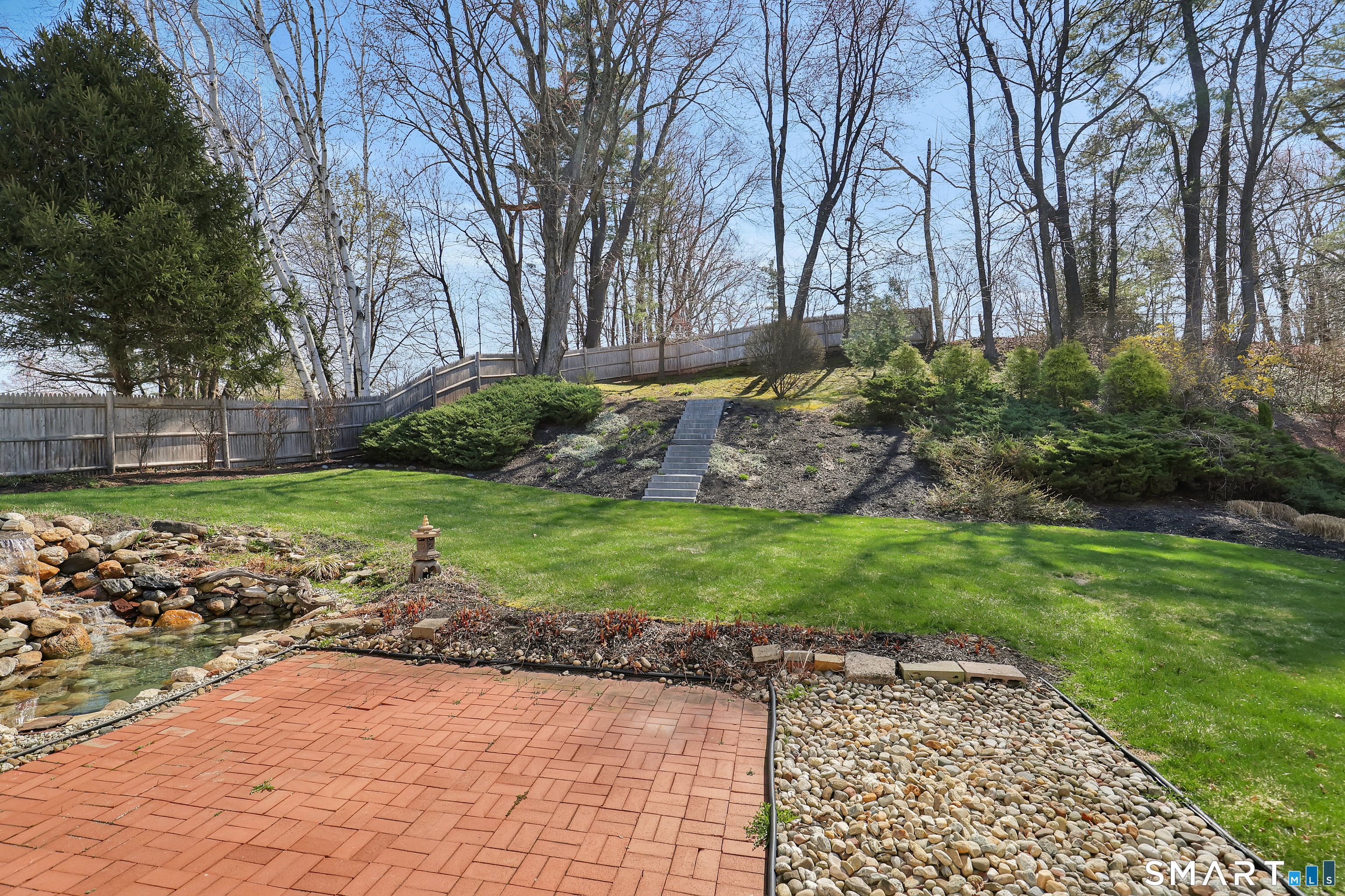 20 Hill Farm Road Bloomfield CT 06002