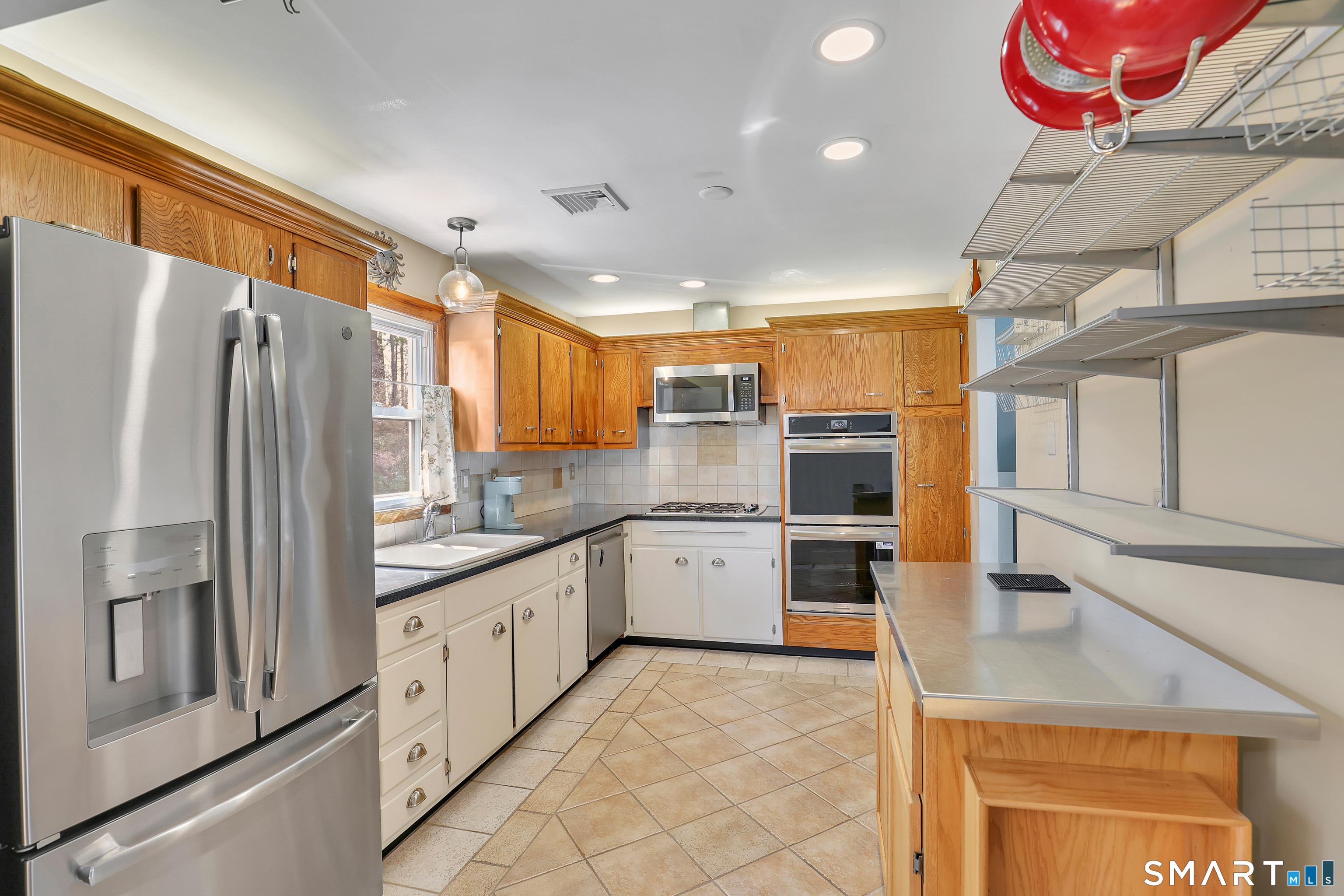 20 Hill Farm Road Bloomfield CT 06002