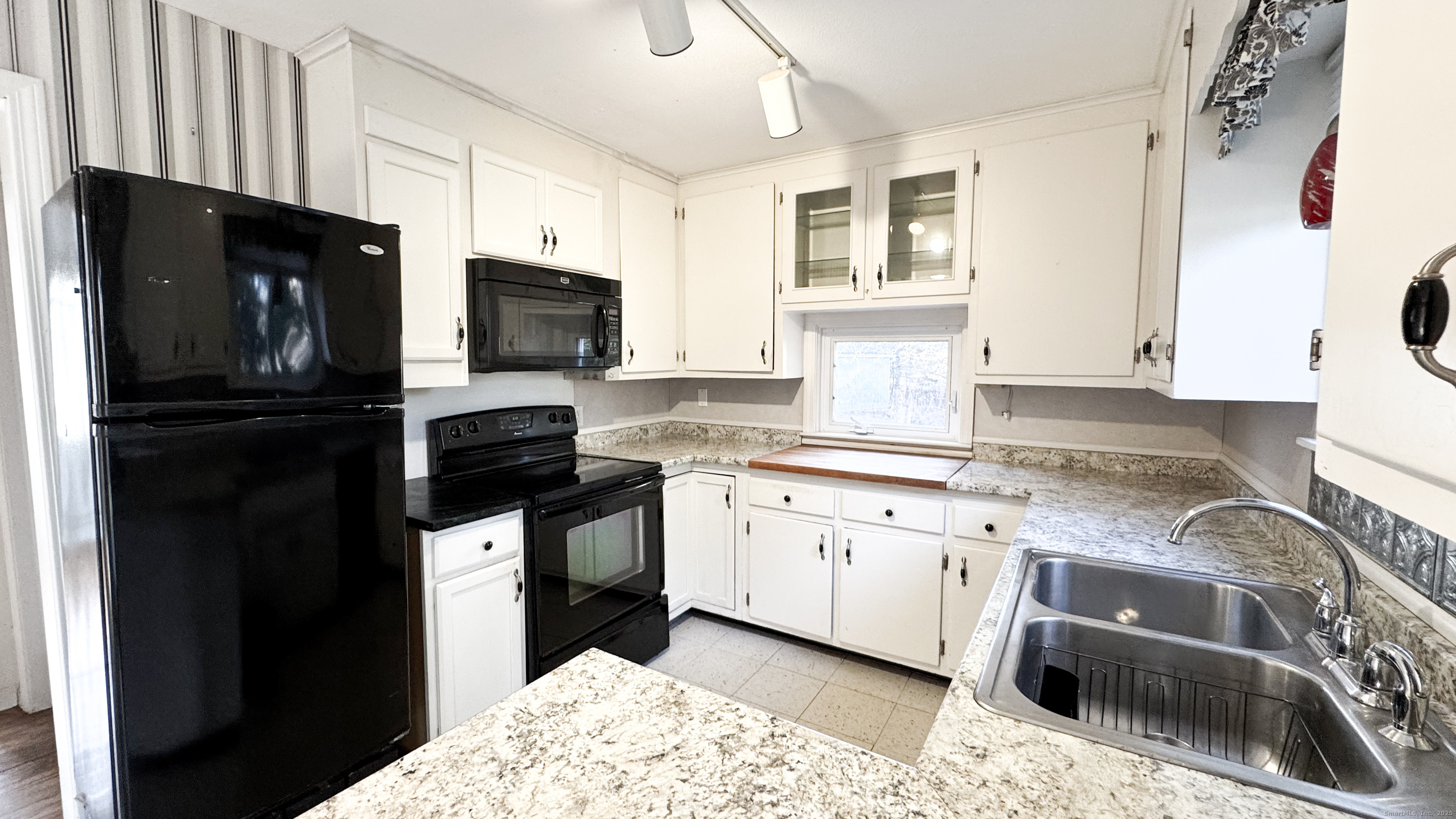 338 Main Street Hampton CT 06247