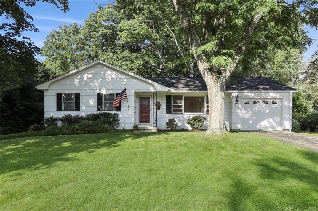 8 Fieldstone Drive New Fairfield CT 06812