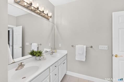 3 Cavendish Place Avon CT 06001